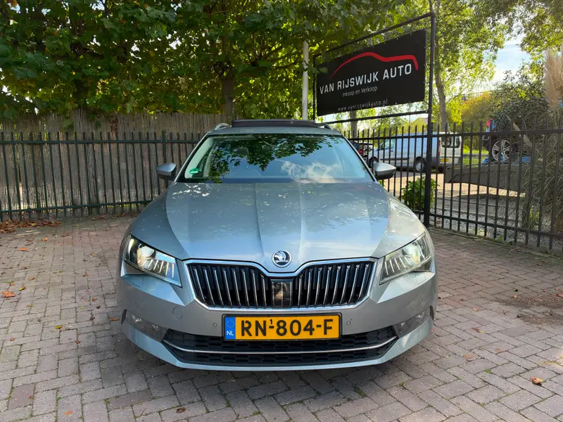 Škoda Superb Combi 1.6 TDI Style Business Pano Xenon Cam Ex Bpm 2018 leasen bij DreamLease: foto 2
