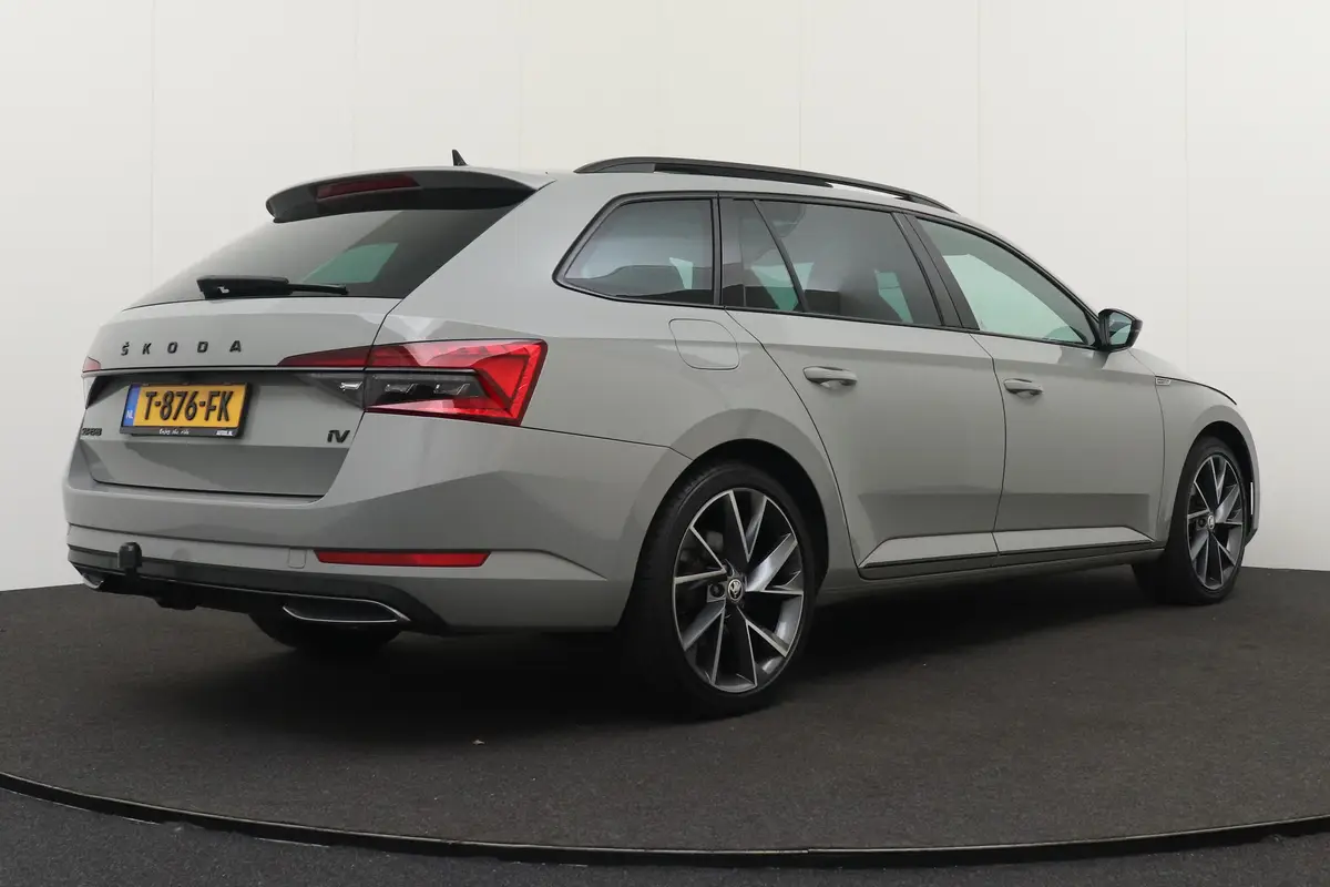 Škoda Superb Combi 218 PK PHEV Aut. Sportline: foto 2