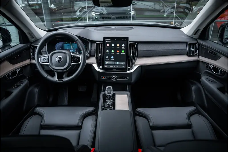 Volvo XC90 T8 Plus Dark Facelift Plug-in hybrid AWD ** HUD ** Panodak ** 2025 leasen bij DreamLease: foto 2