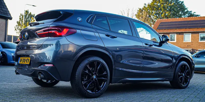 BMW X2 XDrive20i High Executive | Stoelverwarming | Panorama | Head Up Display | M Sport onderstel | M Sport pakket 2021 leasen bij DreamLease: foto 2