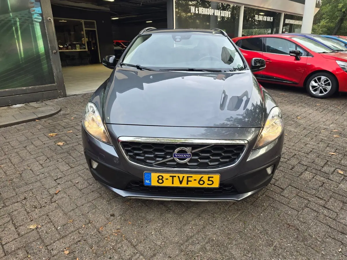 Volvo V40 Cross Country 1.6 T4 Momentum: foto 2