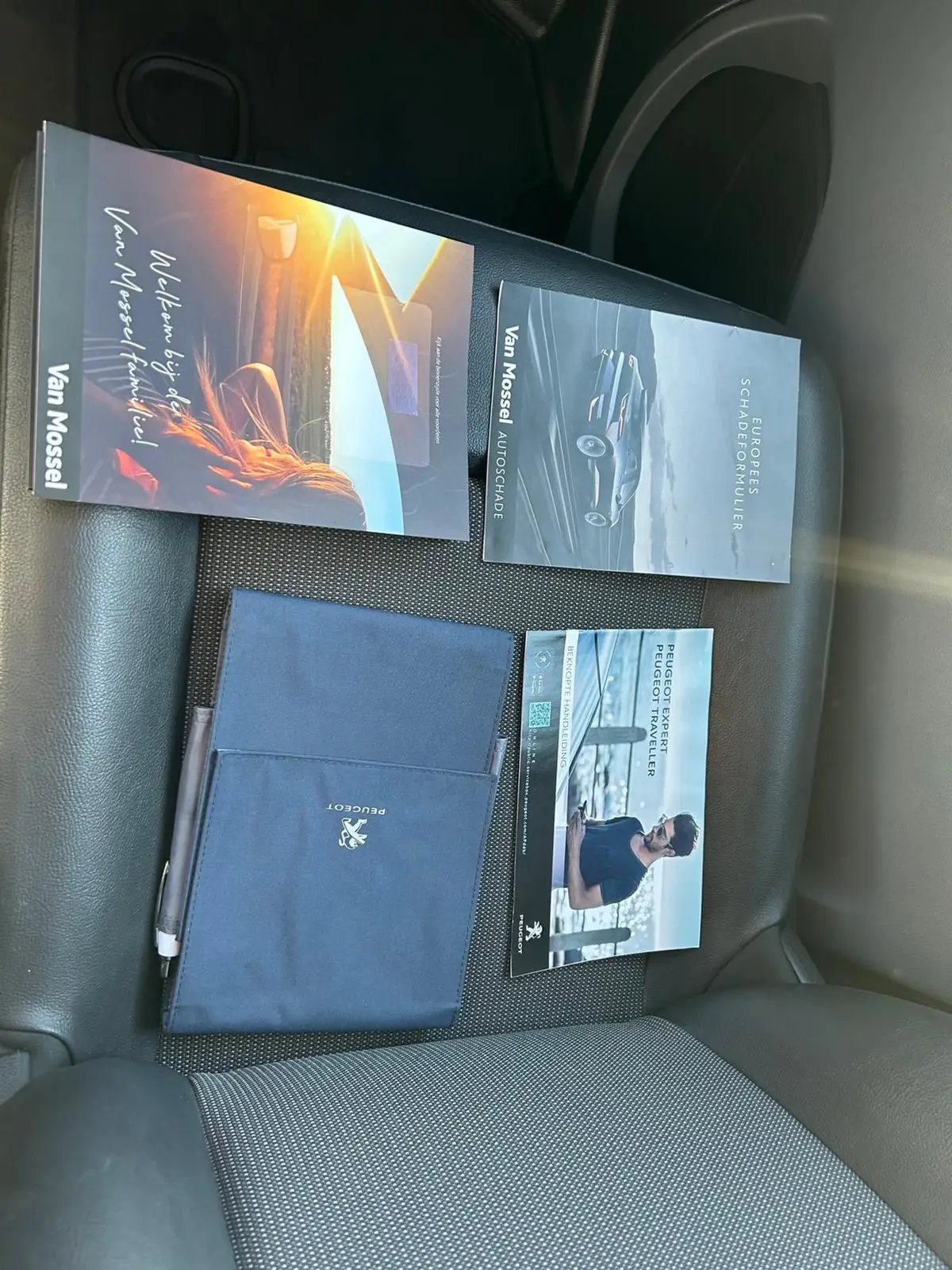 Peugeot Expert 2.0 BlueHDI 120 Compact Premium | Trekhaak | 360 Camera | Dodehoek Detectie | Apple Carplay: foto 25