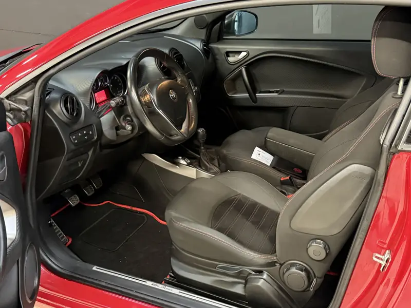 Alfa Romeo MiTo 0.9 TwinAir ECO | Origineel NL | Navigatie | Bluetooth | DAB | Parkeersensoren 2018 leasen bij DreamLease: foto 2