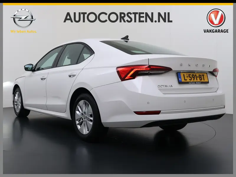 Škoda Octavia 111PK Apple Carplay Android Auto Virtual Cockpit Cruise Control Navi Bluetooth Led Ambition 2021 leasen bij DreamLease: foto 2