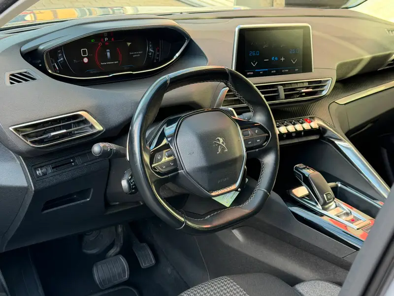 Peugeot 5008 1.2 PureTech Active Business - AUTOMAAT I 7 Persoons I Navigatie I Airco I LED I PDC I Sport velgen I Dealer onderh. 2019 leasen bij DreamLease: foto 2