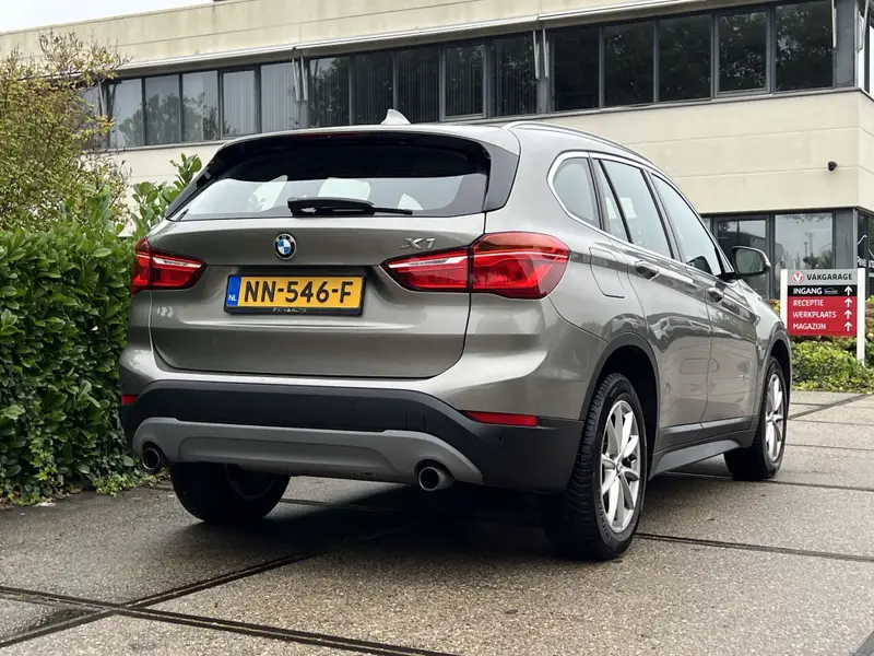 BMW X1 sDrive20i Centennial High Executive 2017 leasen bij DreamLease: foto 2