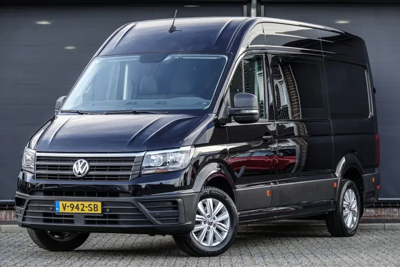 Volkswagen Crafter L3H2 | 2.0Tdi 140Pk Aut. | 35 | Dubbele Cabine | 6-Persoons | Trekhaak | 17'' | Deepblack 2018 leasen bij DreamLease: foto 1