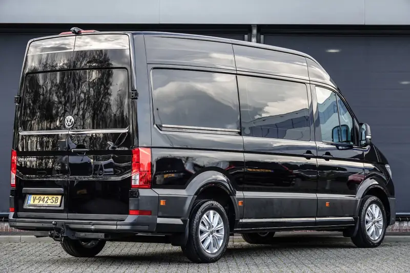 Volkswagen Crafter L3H2 | 2.0Tdi 140Pk Aut. | 35 | Dubbele Cabine | 6-Persoons | Trekhaak | 17'' | Deepblack 2018 leasen bij DreamLease: foto 2