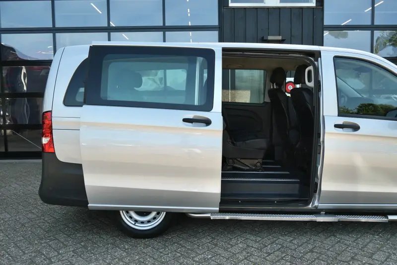 Mercedes-Benz Vito Tourer 114 CDI Select Lang 2019 leasen bij DreamLease: foto 2