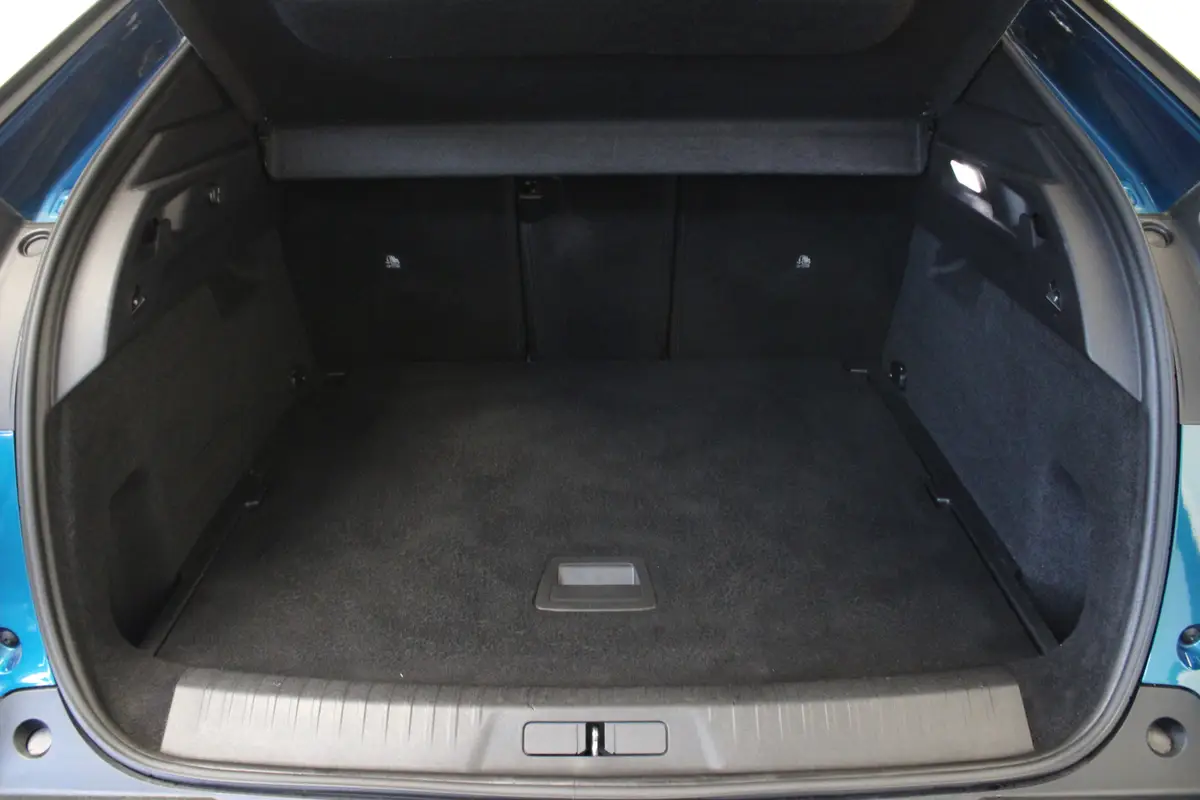 Peugeot e-3008 Allure 73 kWh: foto 19