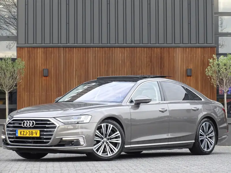 Audi A8 60 TFSie 462PK S-Line / B&O / TV's / softclose / massage / 360° 2019 leasen bij DreamLease: foto 1