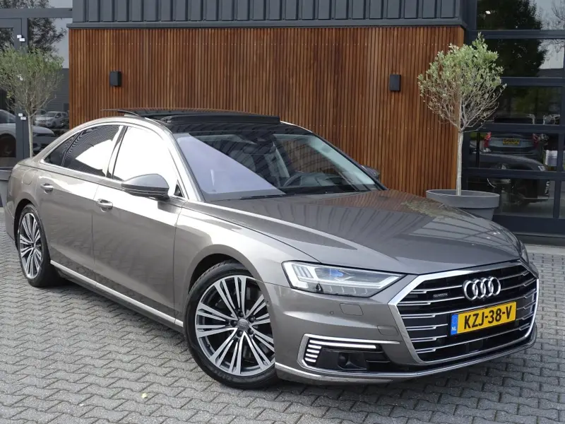 Audi A8 60 TFSie 462PK S-Line / B&O / TV's / softclose / massage / 360° 2019 leasen bij DreamLease: foto 2