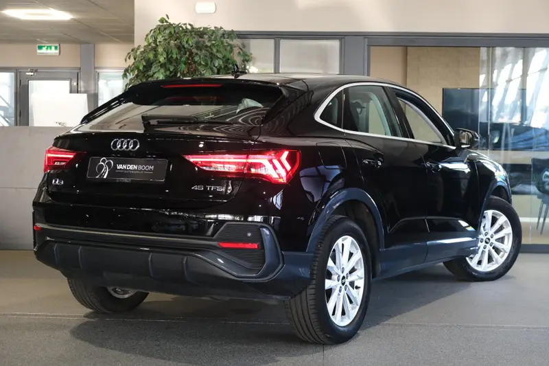 Audi Q3 Sportback 45 TFSI e 245pk Matrix Leder Camera Navi 2022 leasen bij DreamLease: foto 2