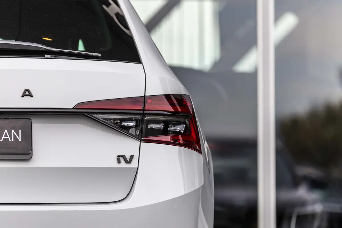 Škoda Superb Combi 1.4 TSI iV Sport Line: foto 42