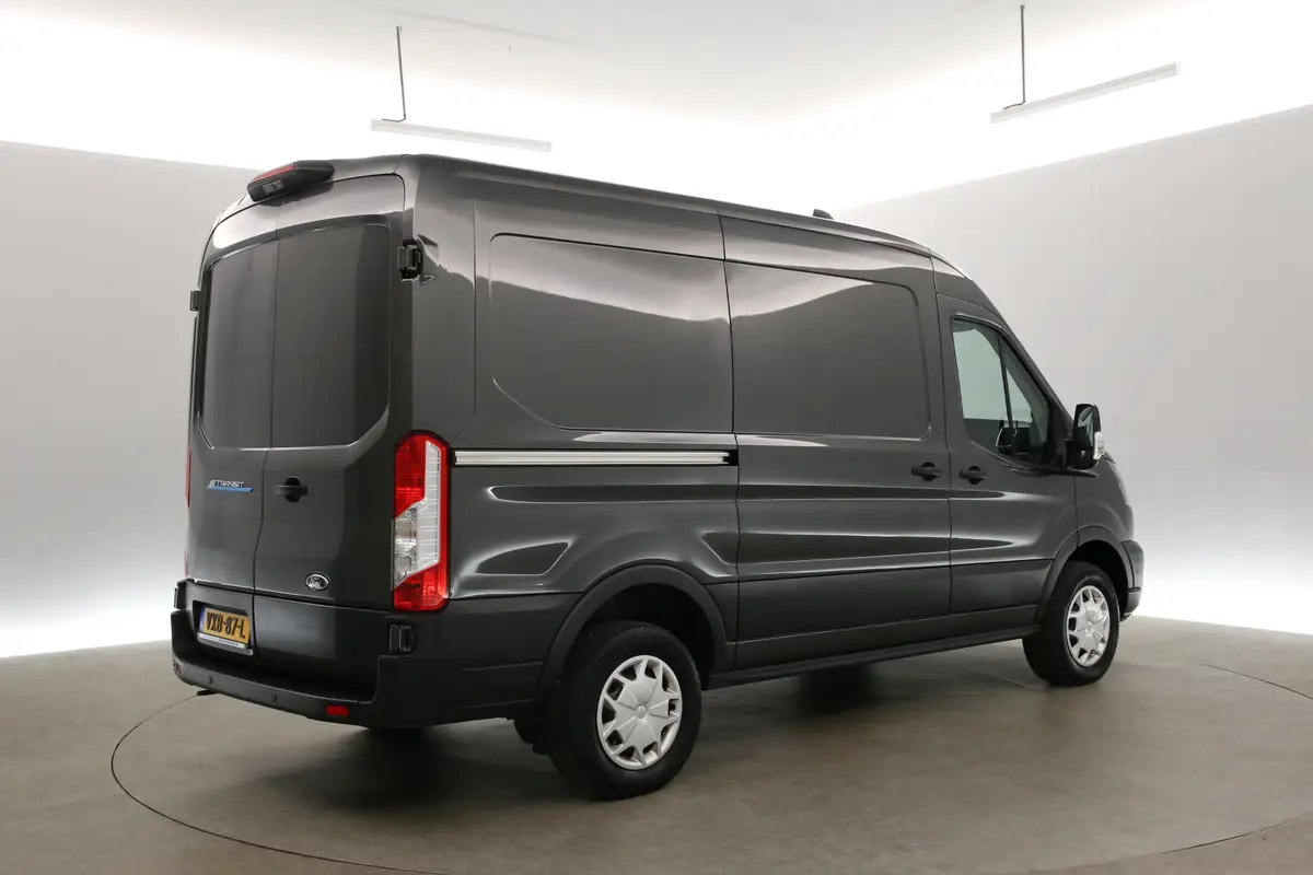 Ford E-Transit L2H2 68 kWh 184PK: foto 28