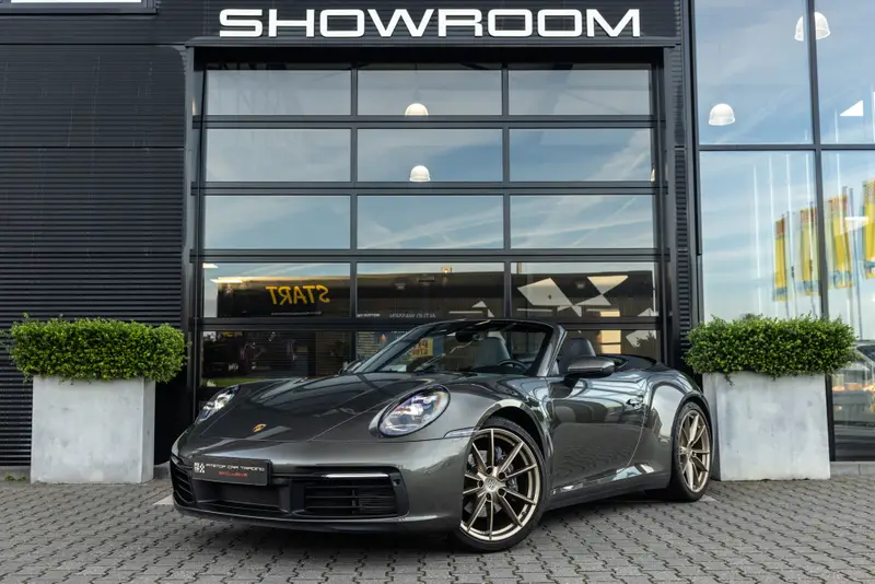 Porsche 911 Cabrio 992 3.0 Carrera, Aventurijn groen, PASM, Sportstoelen, Camera! 2020 leasen bij DreamLease: foto 2