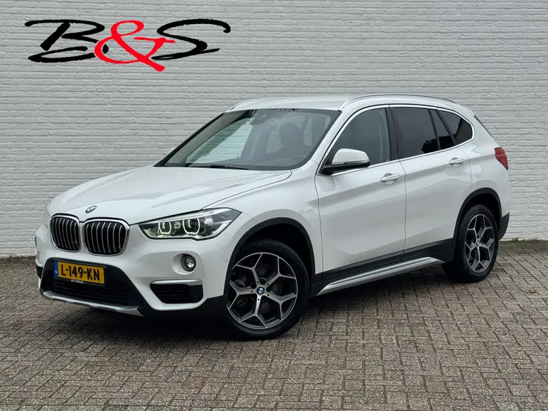 BMW X1 SDrive20i High Executive M sport interieur Sfeer verlichting Led Pdc voor+achter 2019 leasen bij DreamLease: foto 1