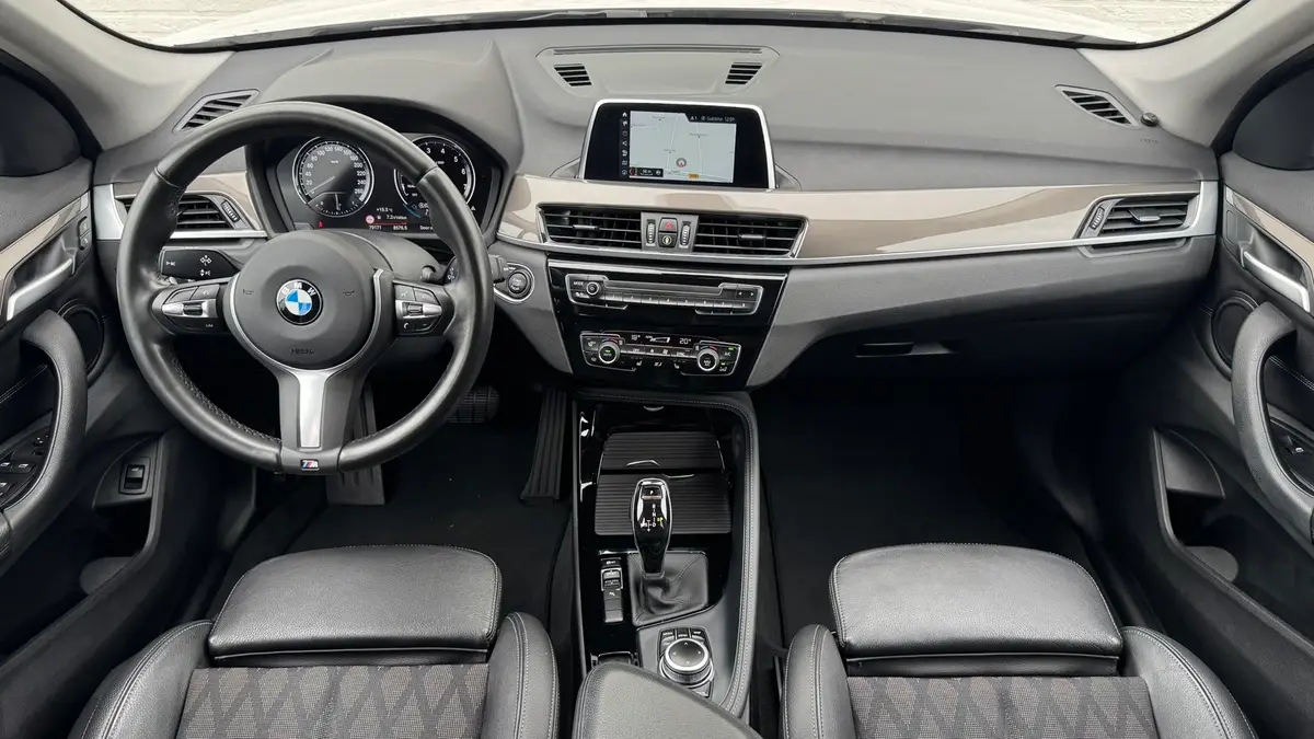 BMW X1 SDrive20i High Executive M sport interieur Sfeer verlichting Led Pdc voor+achter: foto 2