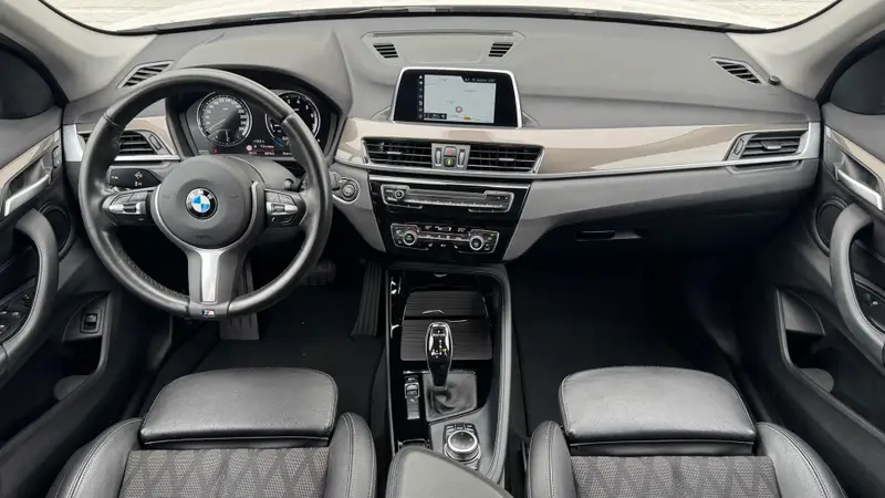 BMW X1 SDrive20i High Executive M sport interieur Sfeer verlichting Led Pdc voor+achter 2019 leasen bij DreamLease: foto 2