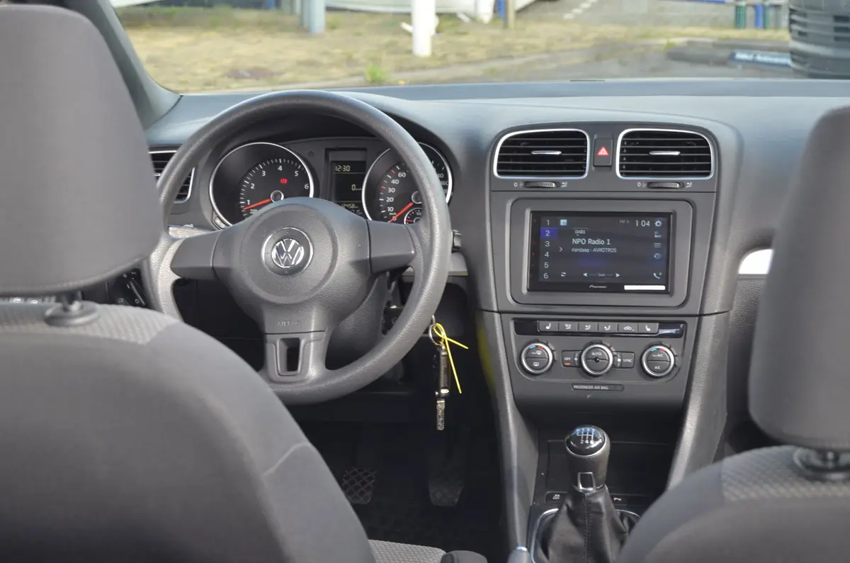 Volkswagen Golf Cabriolet 1.2 TSI BlueMotion|STOELVERW.|CARPLAY-NAVI|BLUETOOTH|ONDERH.BOEKJES|SENSOREN: foto 2