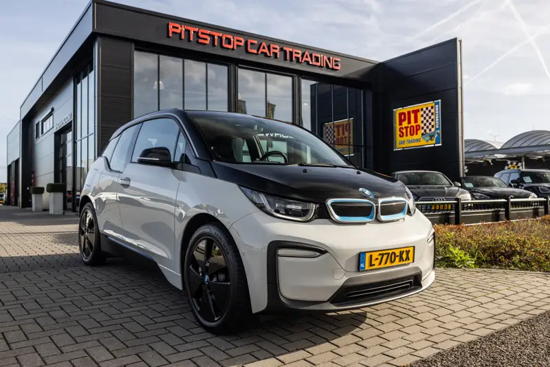 BMW i3 Basis iPerformance 94Ah 33 kWh, NL Auto, Nieuwstaat! 2018 leasen bij DreamLease: foto 1