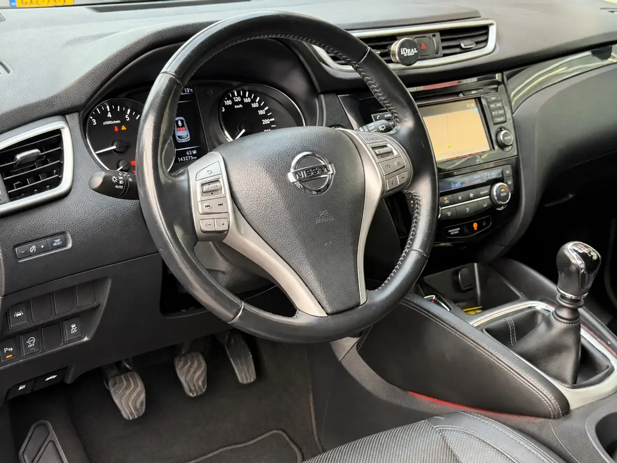 Nissan QASHQAI 1.2 Tekna + - Panorama dak I Navigatie I Airco I Leer I Sport pakket + Velgen 19 inch I Dealer onderhouden: foto 2