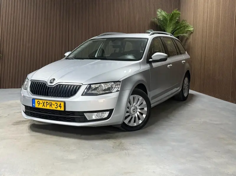Škoda Octavia Combi 1.2 TSI Grt Ambition 2014 leasen bij DreamLease: foto 1
