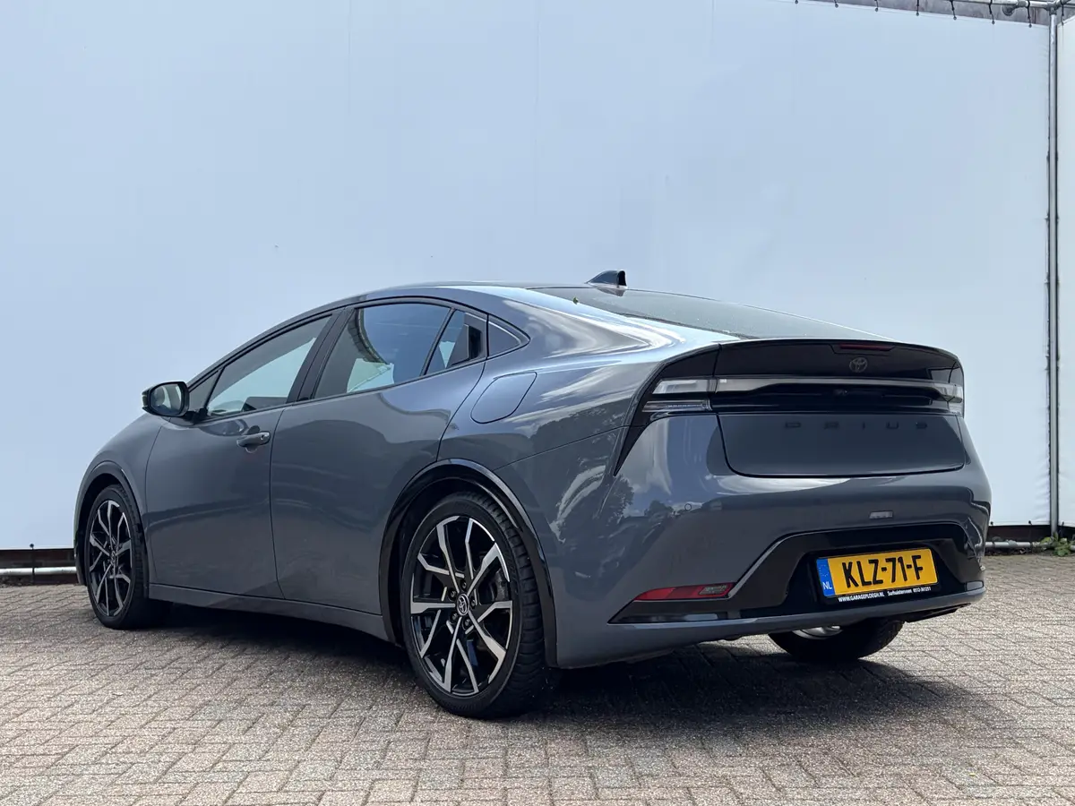 Toyota Prius 2.0 Plug-in Executive Carplay Pano.dak Stoel/Stuurverw. PHEV: foto 2