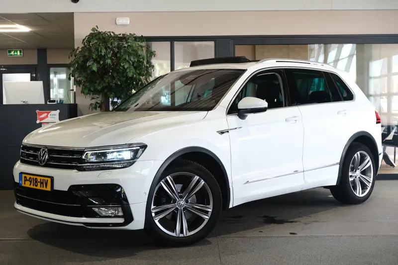 Volkswagen Tiguan 1.4 TSI 4Motion 150pk DSG R-line Pano ACC Virtual Navi 360cam Led Trekhaak 2017 leasen bij DreamLease: foto 1