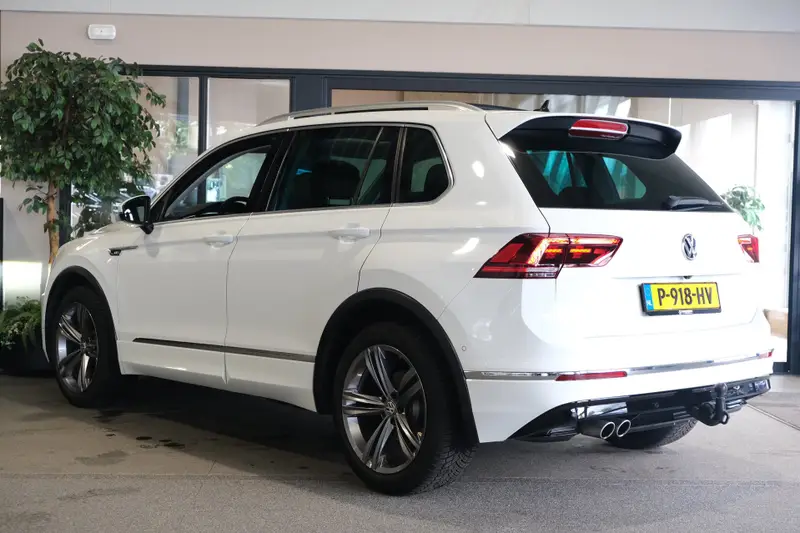 Volkswagen Tiguan 1.4 TSI 4Motion 150pk DSG R-line Pano ACC Virtual Navi 360cam Led Trekhaak 2017 leasen bij DreamLease: foto 2