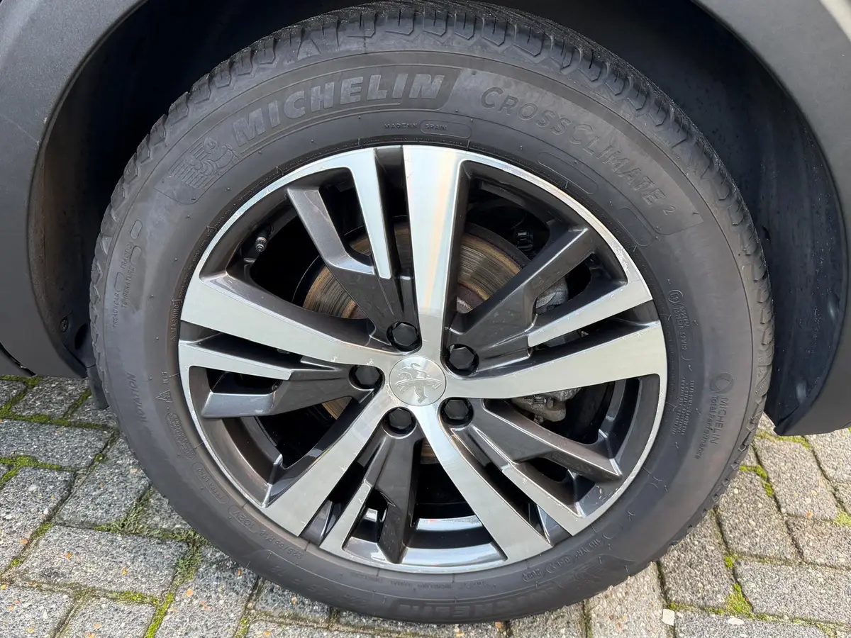 Peugeot 5008 1.2 PureTech Blue Lease Allure: foto 63