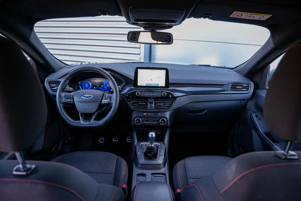 Ford Kuga 1.5 EcoBoost ST line: foto 2