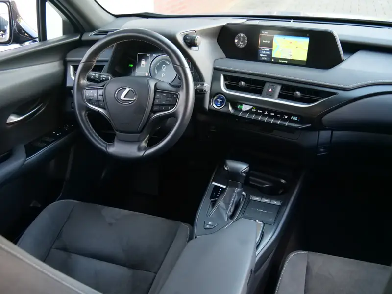 Lexus UX 250h Business Line Pro 184 Pk Automaat 2020 leasen bij DreamLease: foto 2
