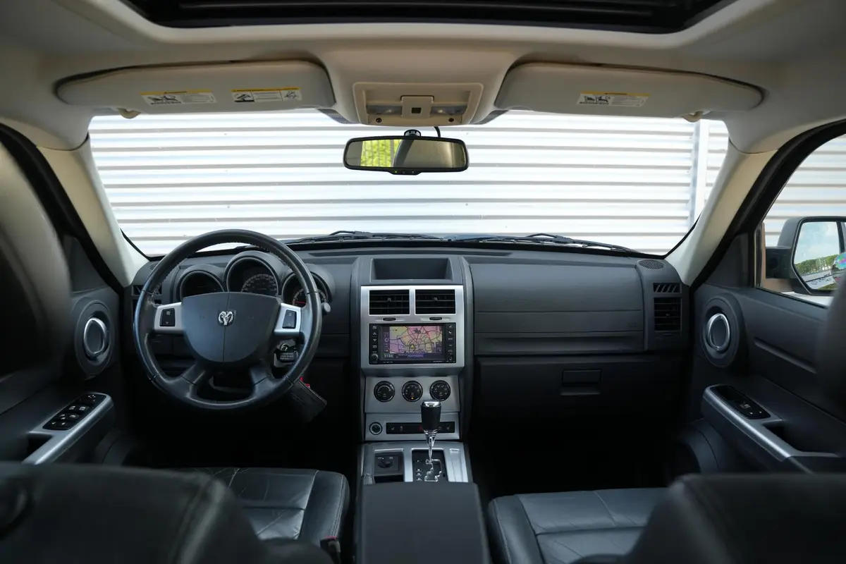 Dodge Nitro: foto 2