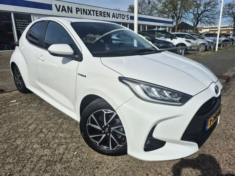 Toyota Yaris 1.5 Hybrid Dynamic TREKHAAK 2021 leasen bij DreamLease: foto 1
