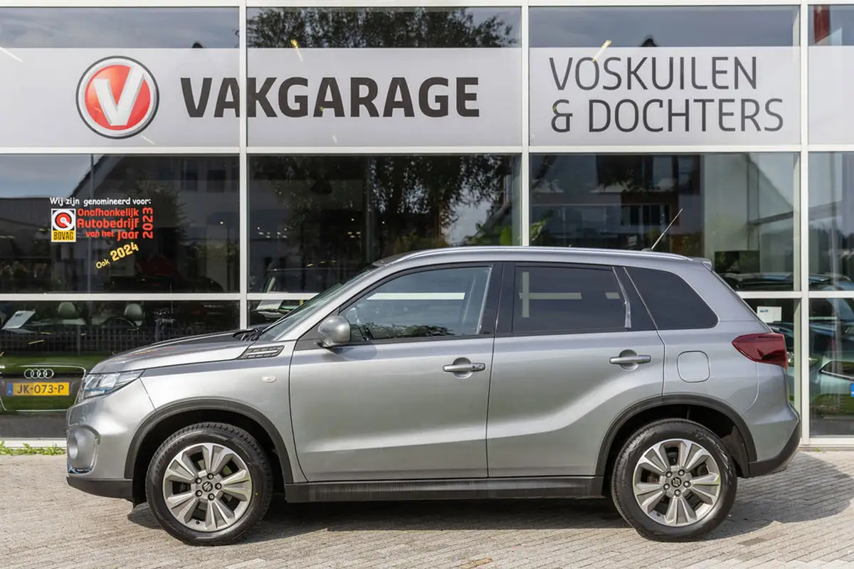 Suzuki Vitara 1.5 Hybrid Privilege Style: foto 2