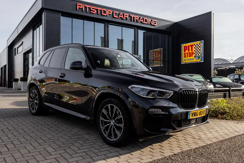 BMW X5 XDrive30d, Pano, Grijs kenteken, Dealer onderhouden, Trekhaak! 2020 leasen bij DreamLease: foto 1