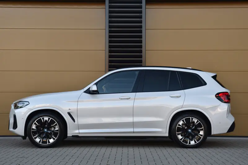 BMW iX3 High Executive 80 kWh 2021 leasen bij DreamLease: foto 2