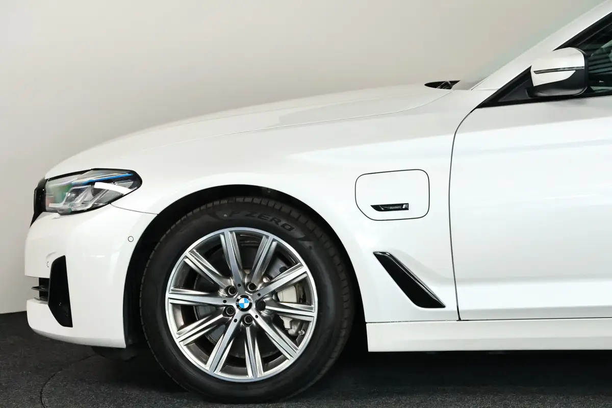 BMW 5 Serie Touring 530e xDrive Business Edition Plus: foto 40