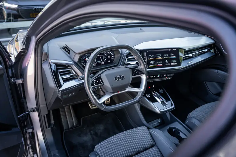 Audi Q4 Sportback e-tron 40 S-line Advanced edition 77 kWh | Matrix LED | Navi | S Line | Cruise | PDC | SoH 94% 2023 leasen bij DreamLease: foto 2