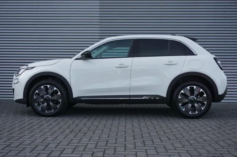 Fiat 600 Hybrid La Prima | Stoel massage | Carplay | Keyless 2025 leasen bij DreamLease: foto 2