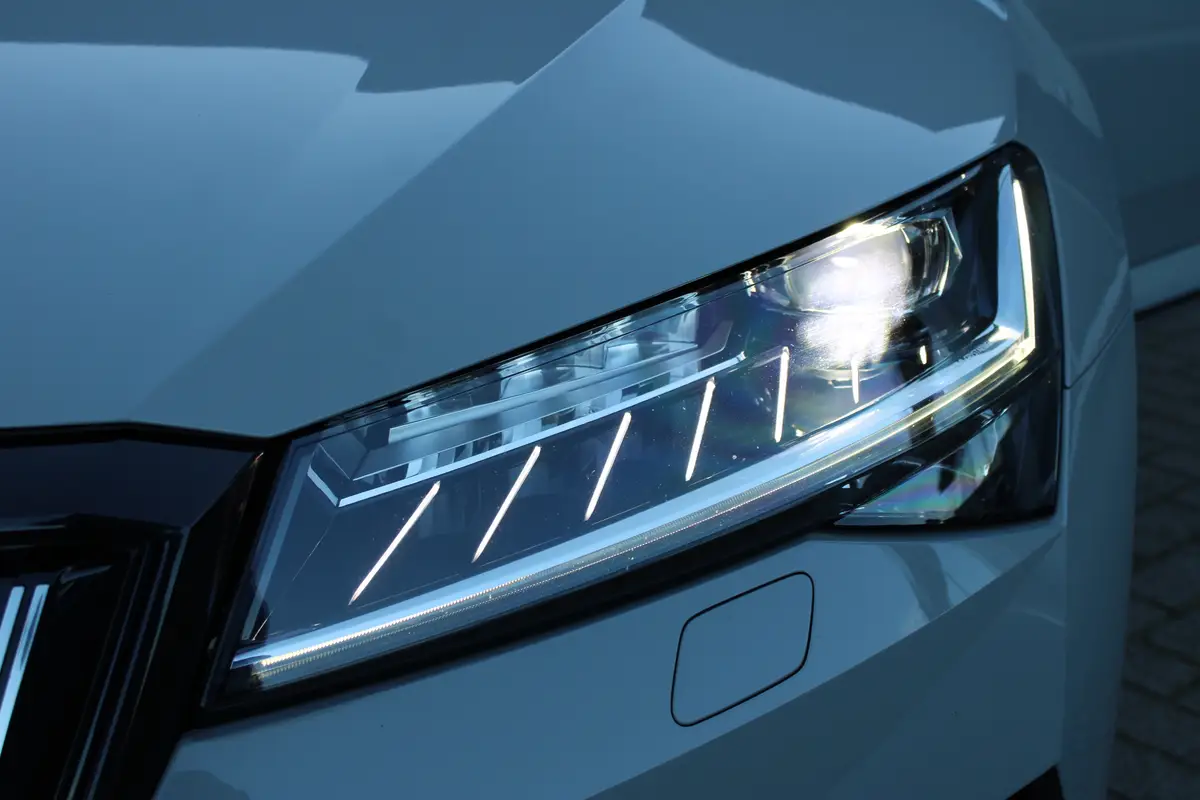 Škoda Superb 1.4 TSI iV Sportline Business Full-LED Carplay Virtual Cockpit Elek-trekhaak: foto 32