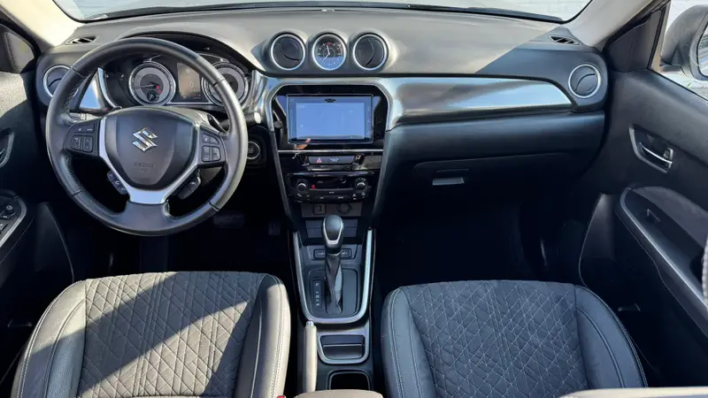 Suzuki Vitara 1.5 Hybrid Style Rhino Edition Panorama dak Led Leder Verwarmde stoelen 2024 leasen bij DreamLease: foto 2