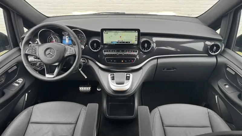 Mercedes-Benz V-Klasse 300d L3 Avantgarde AMG 360 Camera Burmester Groot scherm Adaptieve cruise 2024 leasen bij DreamLease: foto 2