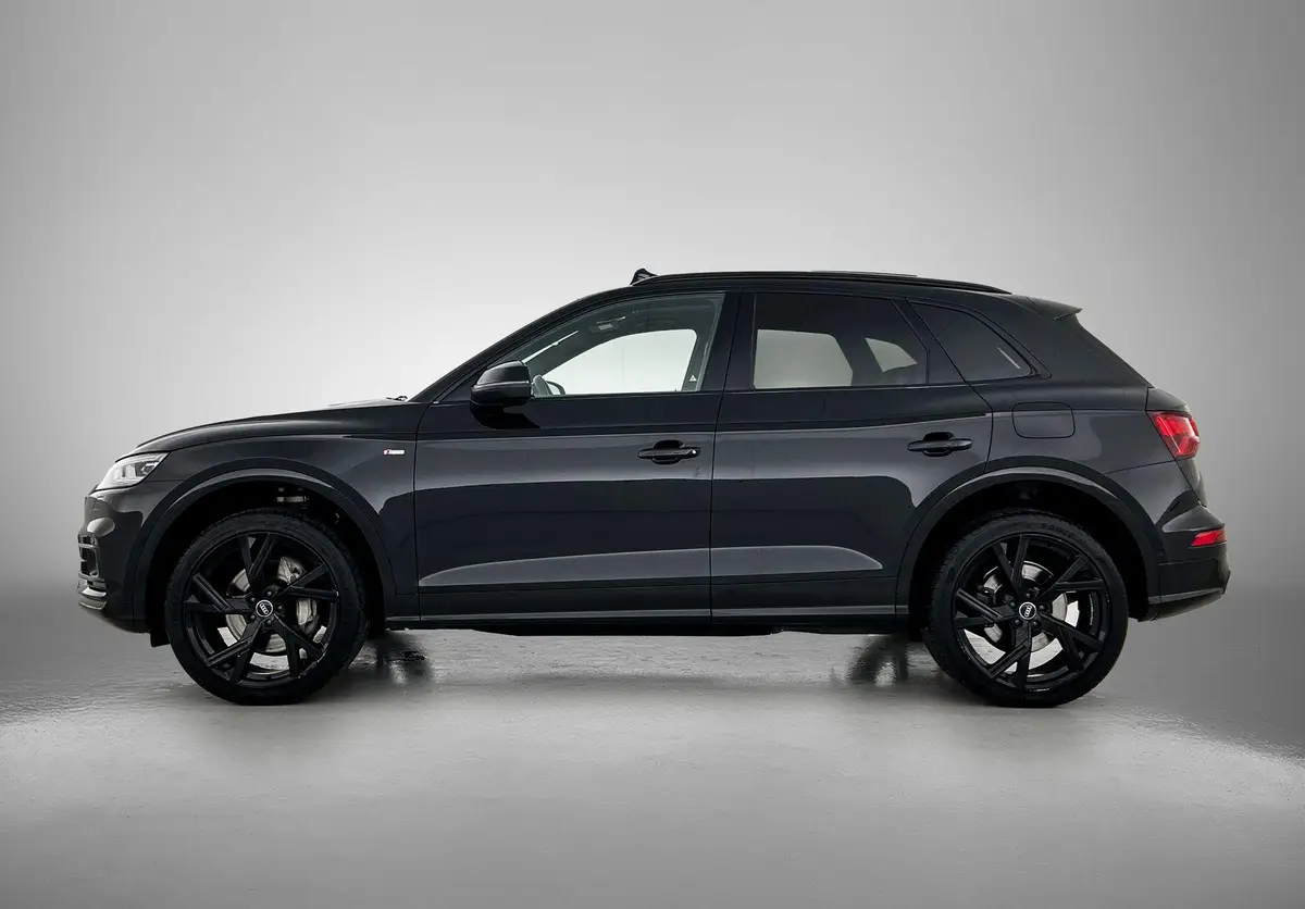 Audi Q5 55 TFSI e quattro Competition: foto 2