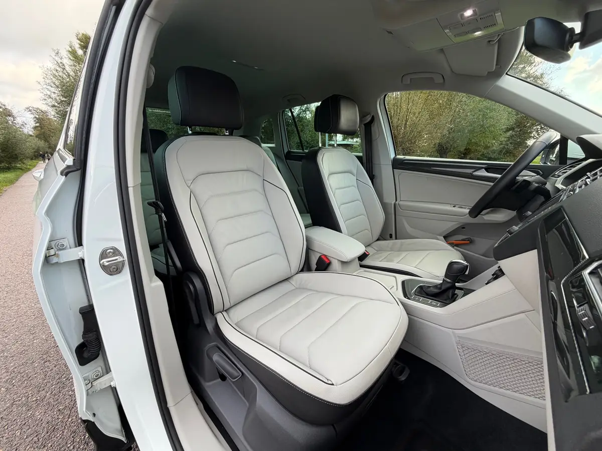 Volkswagen Tiguan 1.4 TSI ACT Highline / Automaat / NL Auto / Elektrische trekhaak / Stoelverwarming / ACC / Lederen bekleding /: foto 2