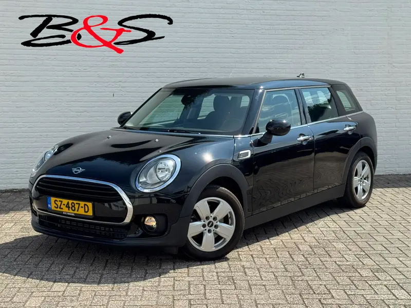 MINI Clubman Mini 1.5 Cooper Sportstoelen half leder Navigatie Cruise Clima Trekhaak 2018 leasen bij DreamLease: foto 1