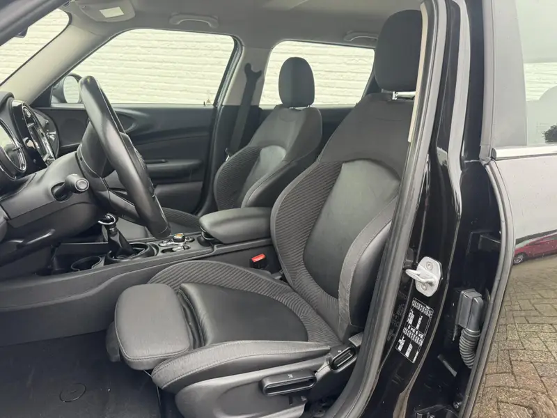 MINI Clubman Mini 1.5 Cooper Sportstoelen half leder Navigatie Cruise Clima Trekhaak 2018 leasen bij DreamLease: foto 2