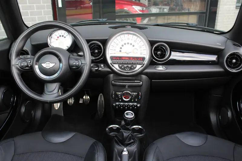 MINI Cooper S Cabrio Mini 1.6 Chili 2013 leasen bij DreamLease: foto 2