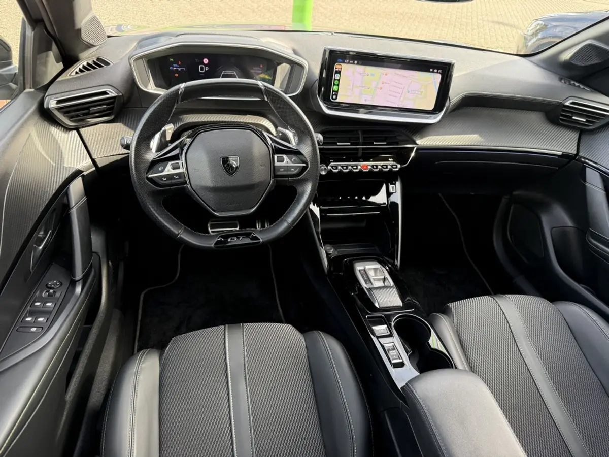 Peugeot 208 1.2 Hybr e-DCS6 GT pano automaat Apple Carplay: foto 2